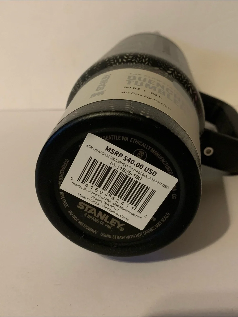 NWT. STANLEY x Calia 30 oz Flowstate Quencher H2.0 Tumbler Black Serpent
